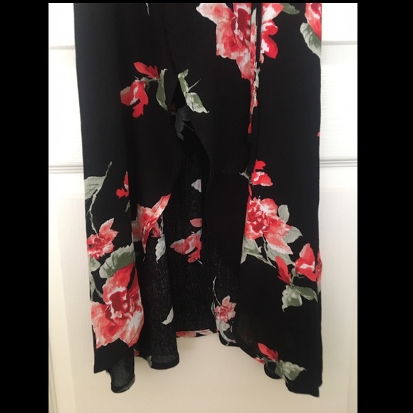 Floral long sleeve maxi wrap dress —nwt - Picture 4 of 7